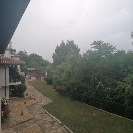 Spacious Fully Furnished Studio In Kavarna Apart Hotel Exterior photo