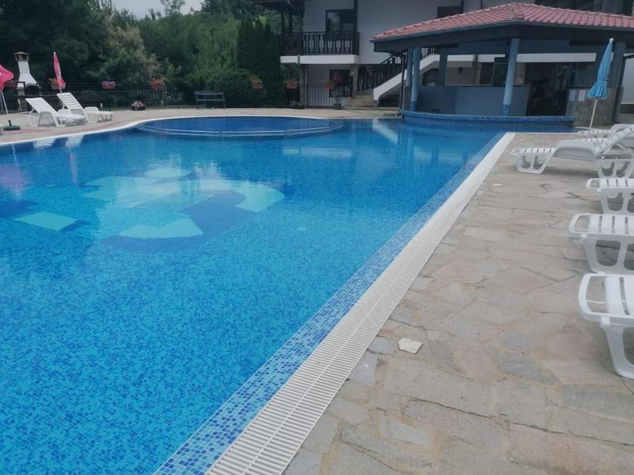 Spacious Fully Furnished Studio In Kavarna Apart Hotel Exterior photo