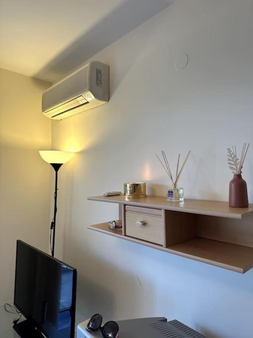 Spacious Fully Furnished Studio In Kavarna Apart Hotel Exterior photo