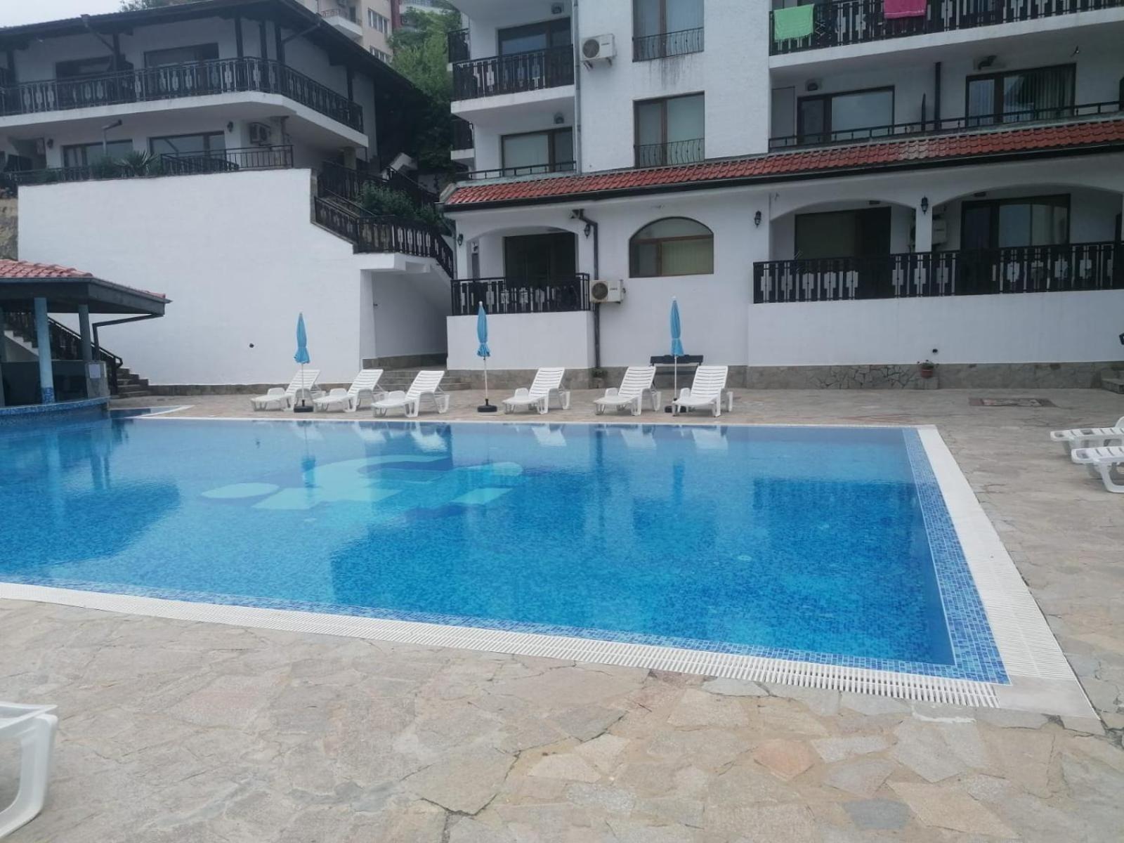 Spacious Fully Furnished Studio In Kavarna Apart Hotel Exterior photo